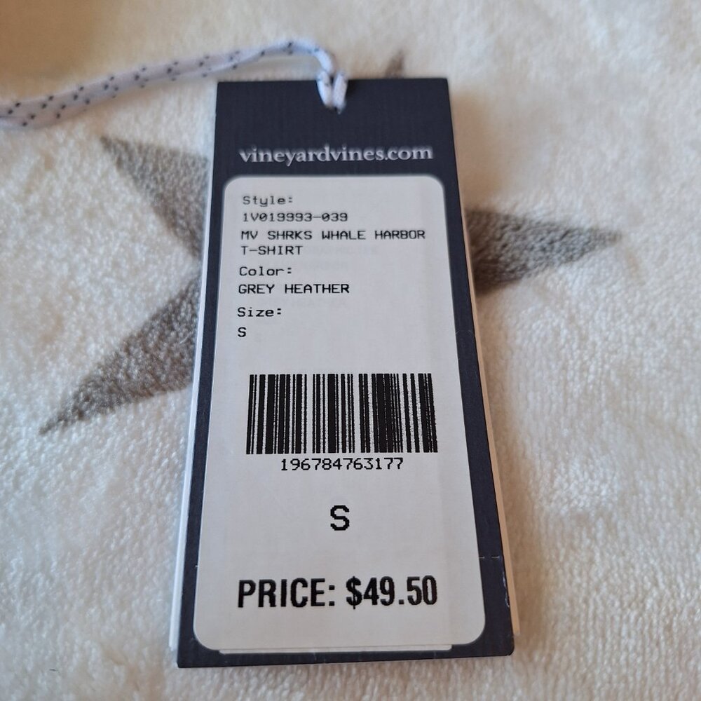 Vineyard Vines Performance Shirt Mens Small Sharks Tee Graphic Adult Baseball - Picture 4 of 11